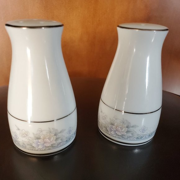 Noritake Kitchen Noritake Legendary Sweet Leilany Salt And Pepper